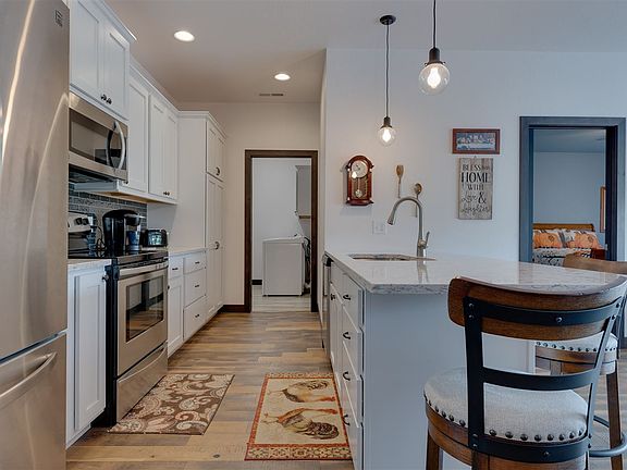4th image of 2220 Arrowhead Cir