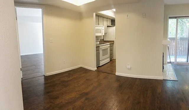 7270 Huntsmen Cir #F — Photo 6