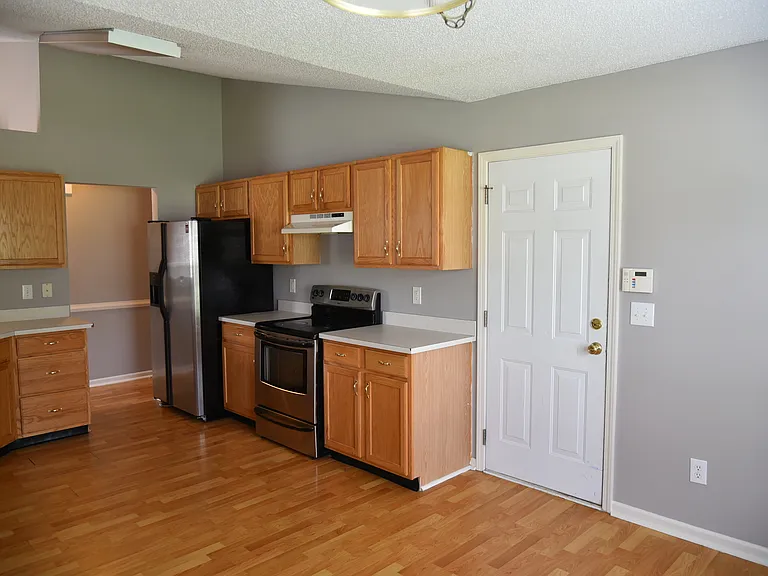 7523 Eben Dr — Photo 4