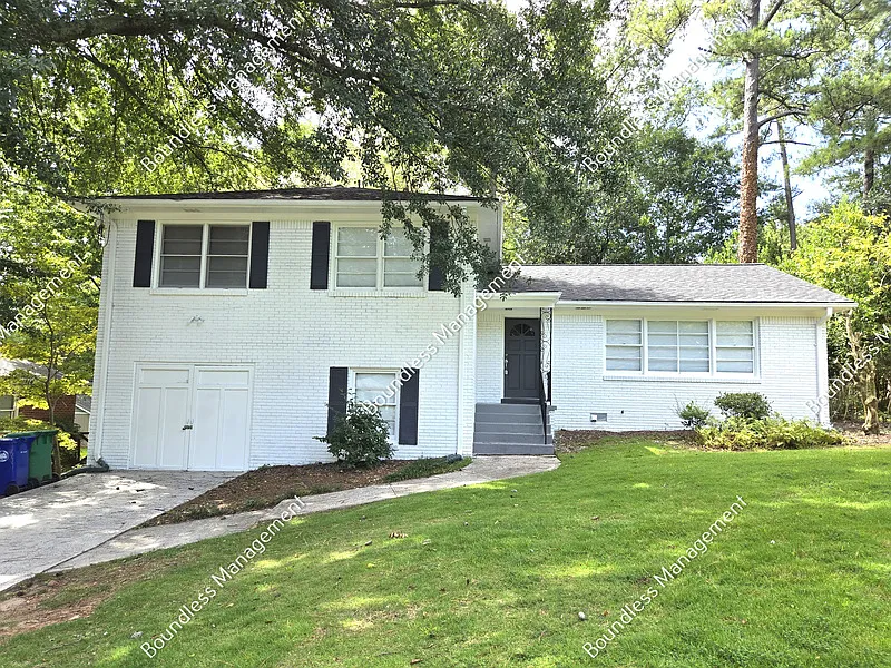 4 bed, 3.0 bath, 2422 sqft, $3,600 — Photo 1