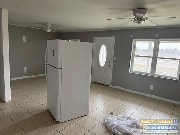 2nd image of 608 N Mesquite St