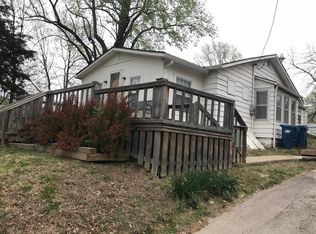915 S Brookside Ave, Independence, MO 64053