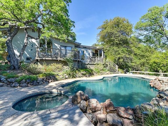 5th image of 9720 Oak Leaf Way