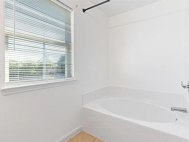11017 Panther Ct — Photo 30
