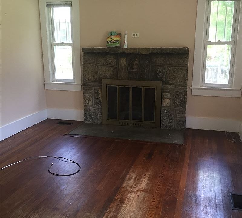 2nd image of 14 Old Park Rd