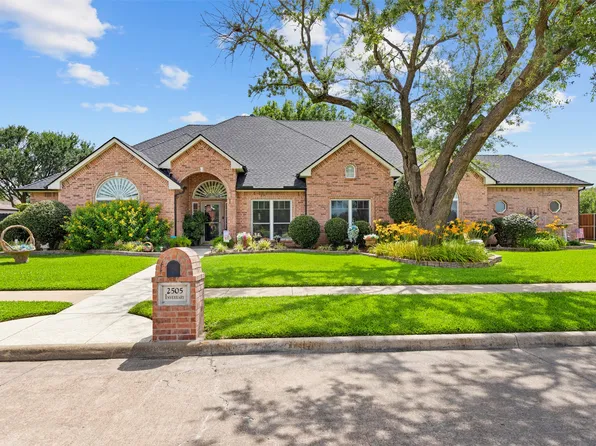 2505 Inverrary Dr, Ennis, TX 75119