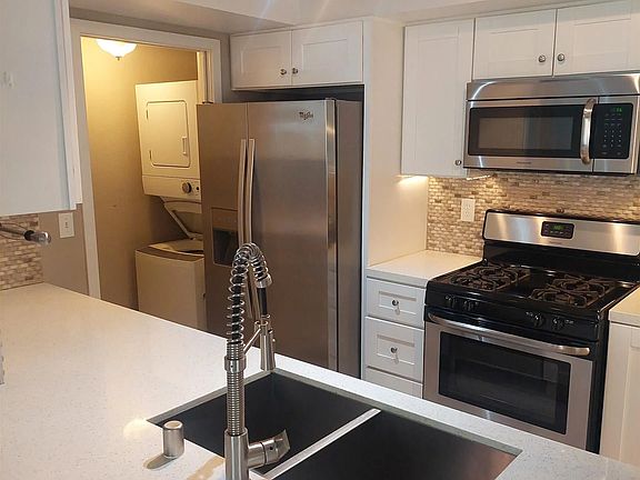 3rd image of 9326 Twin Trails Dr Unit 103