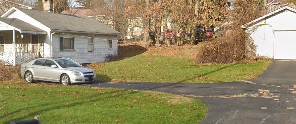 2nd image of 2938 Darlington Rd