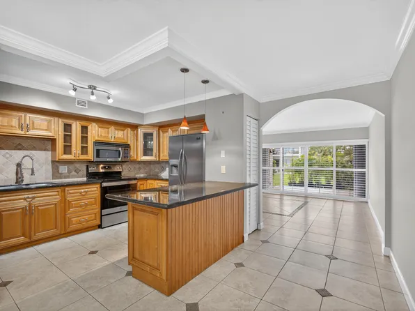 382 Golfview Road #C, North Palm Beach, FL 33408