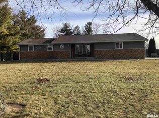 1833 School St, Washington, IL 61571