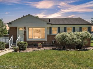 29511 Grandon St, Livonia, MI 48150