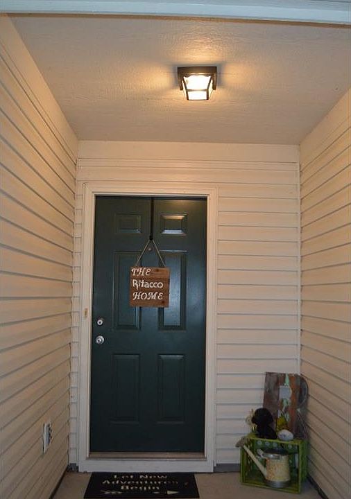 2nd image of 257 Broadmoor Bnd
