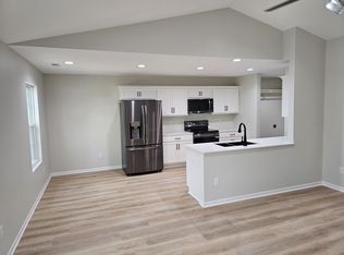 806 N Hemlock St, Ottawa, KS 66067
