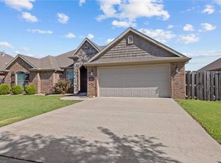 4620 W Wales Dr, Fayetteville, AR 72704