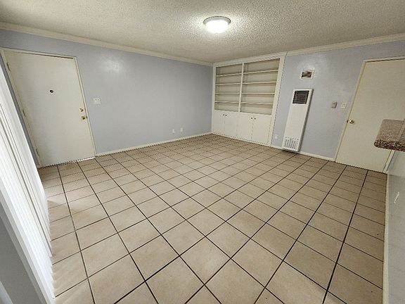 3rd image of 1524-1528 Yosemite Dr #15282