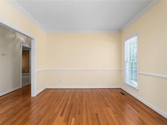 5th image of 7500 Henfree Dr