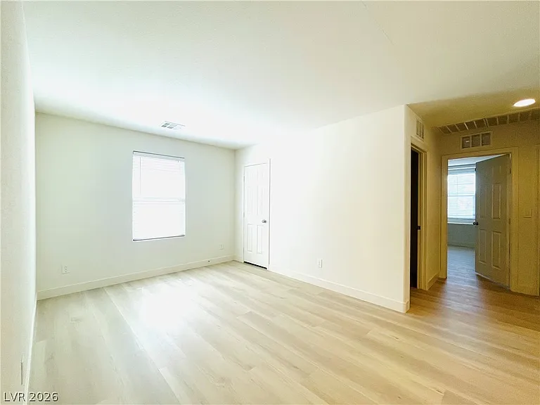 9206 Valley Betica Ave — Photo 14