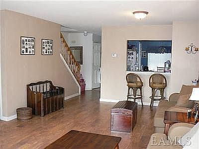4th image of 501 Kensington Ct