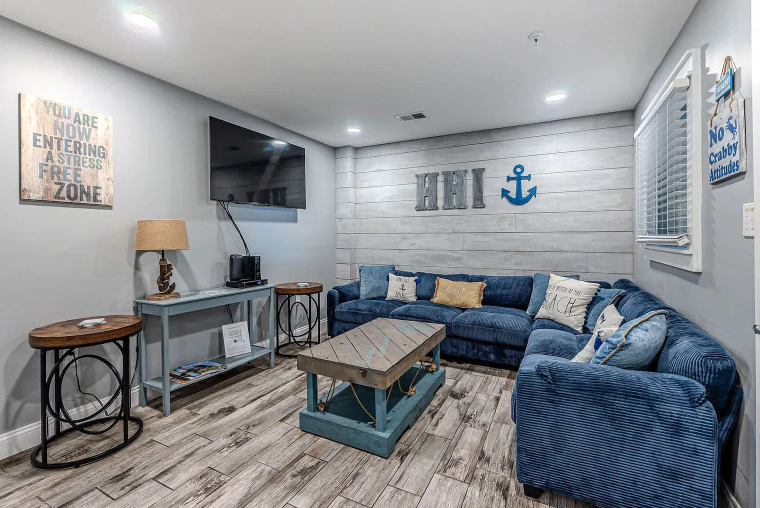 2 bed, 2.0 bath, 828 sqft, $2,972 — Photo 1