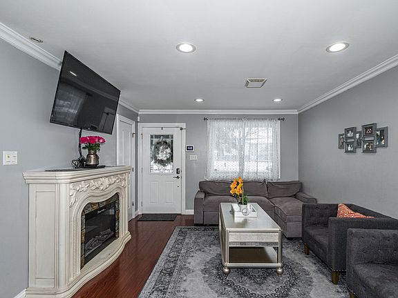 2nd image of 7141 East Ave