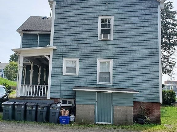 3rd image of 47 Railroad Ave