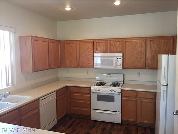 3rd image of 5301 Dawn Break Canyon St