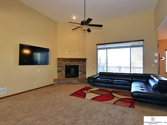 4th image of 2424 N 175th St