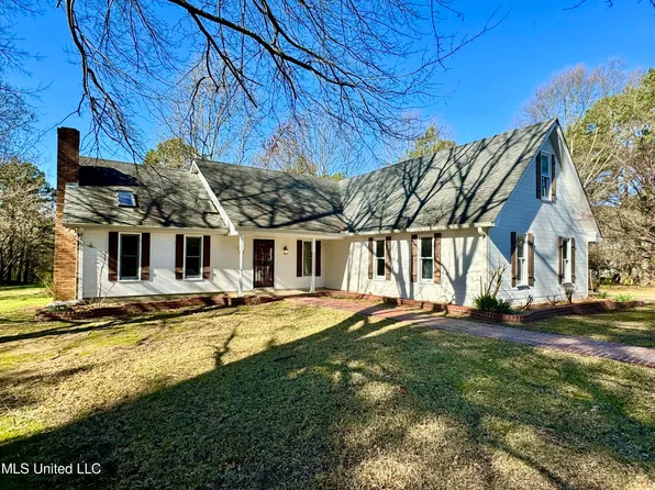 11185 Whispering Pines Dr, Olive Branch, MS 38654