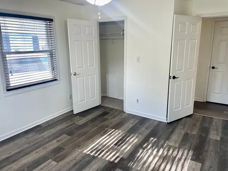 2910 W Riverside Ave — Photo 10