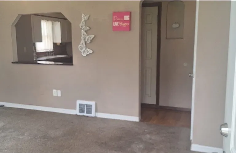 3234 Beaumont Dr — Photo 3