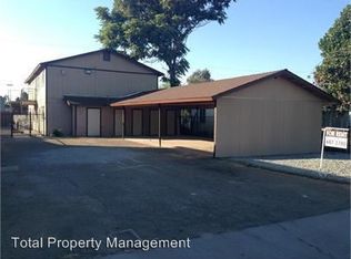 404 NE 2nd Ave APT A, Visalia, CA 93291