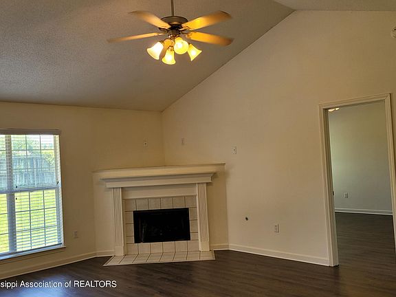 2nd image of 2293 Pappy Ln