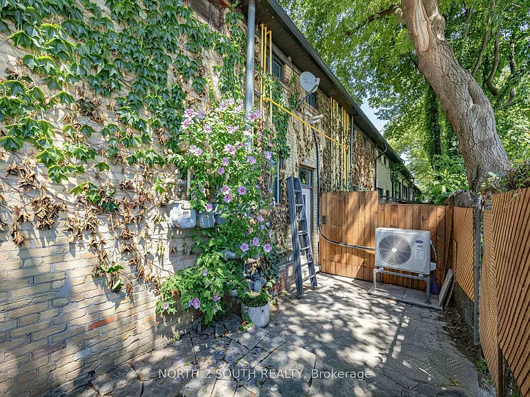 347 Sorauren Ave #123 — Photo 25