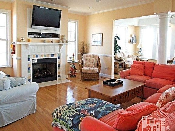 5th image of 4298 Island Dr