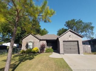 217 N Cromwell St, Catoosa, OK 74015
