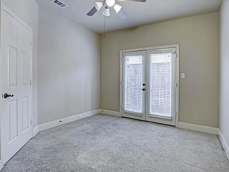 322 Cage St — Photo 12