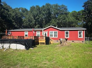 31 Tropicana Rd, Saint Helena Island, SC 29920