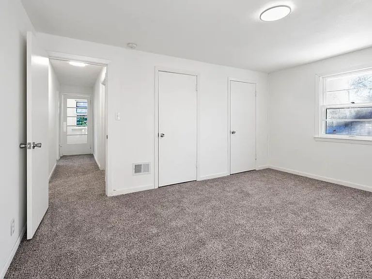 1122 Franklin St — Photo 24