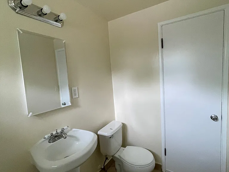 12826 Vanowen St #7 — Photo 14