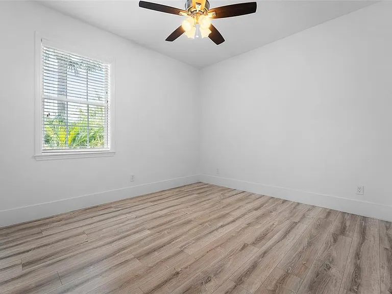 4802 W Beachway Dr — Photo 23