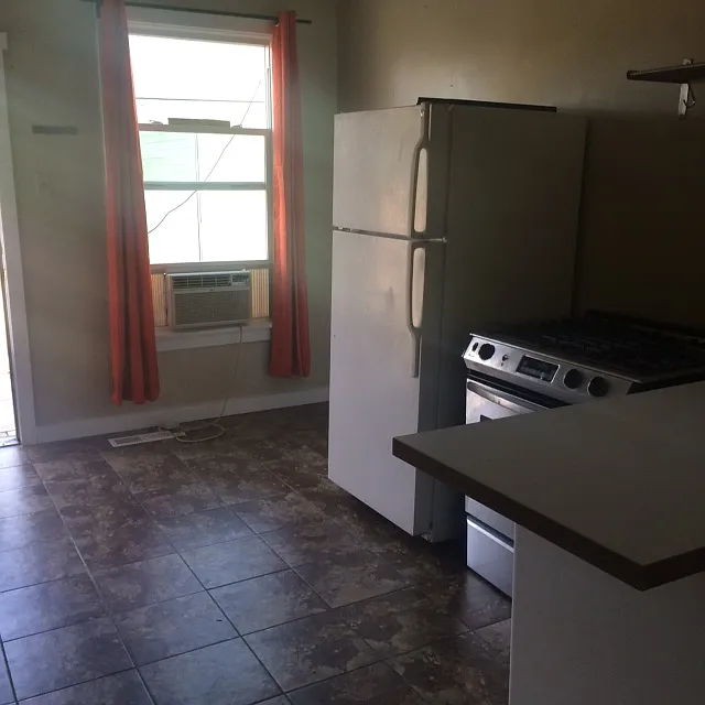 2 bed, 900 sqft, $1,600 — Photo 4