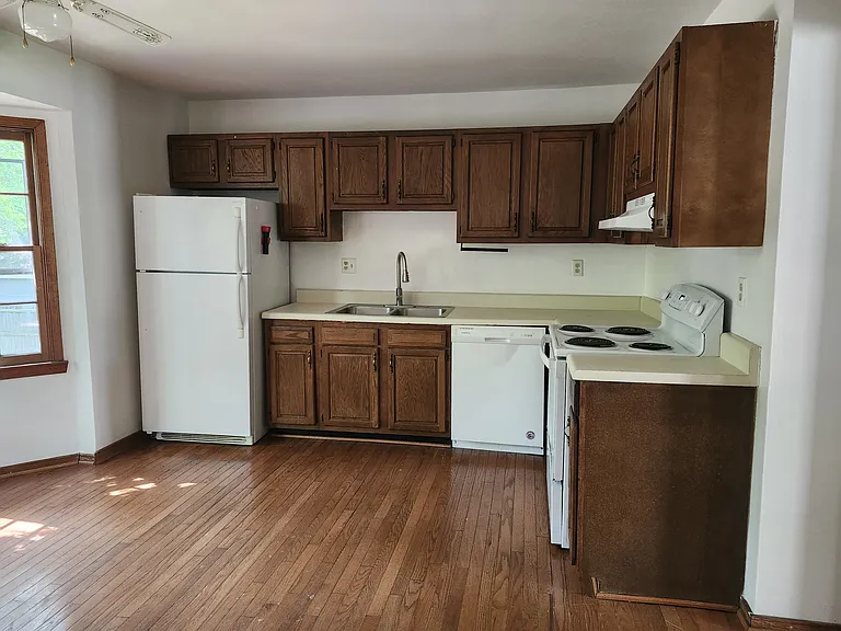 3013 Speeks Dr — Photo 3