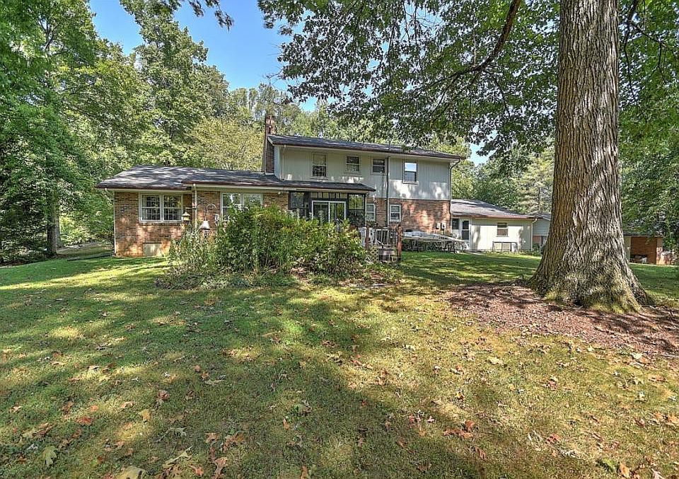 2nd image of 21756 Old Dominion Rd