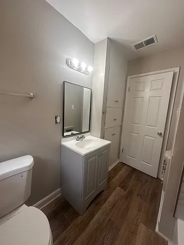 28 Rugby Dr Photo 1