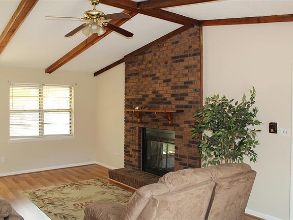 2nd image of 106 Moontown Cir