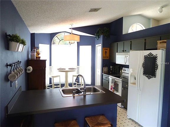 5th image of 2101 Hannah Ln