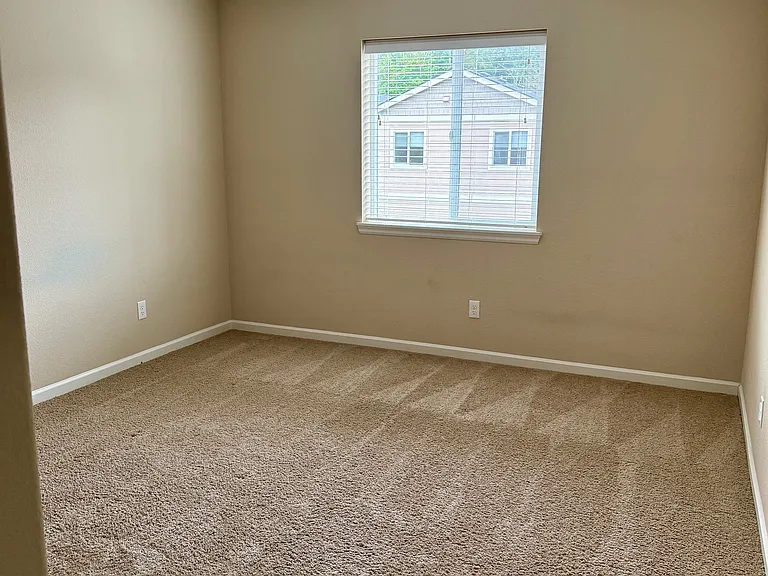 Guest bedroom #1