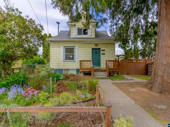 4525 NE Emerson St, Portland, OR 97218