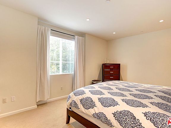 5th image of 1625 S Granville Ave #101