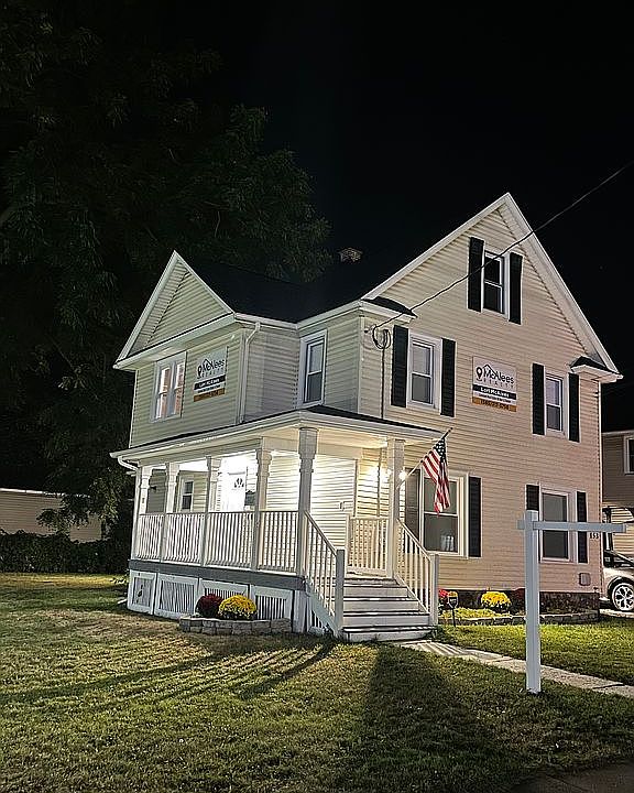 2nd image of 153 N Main St